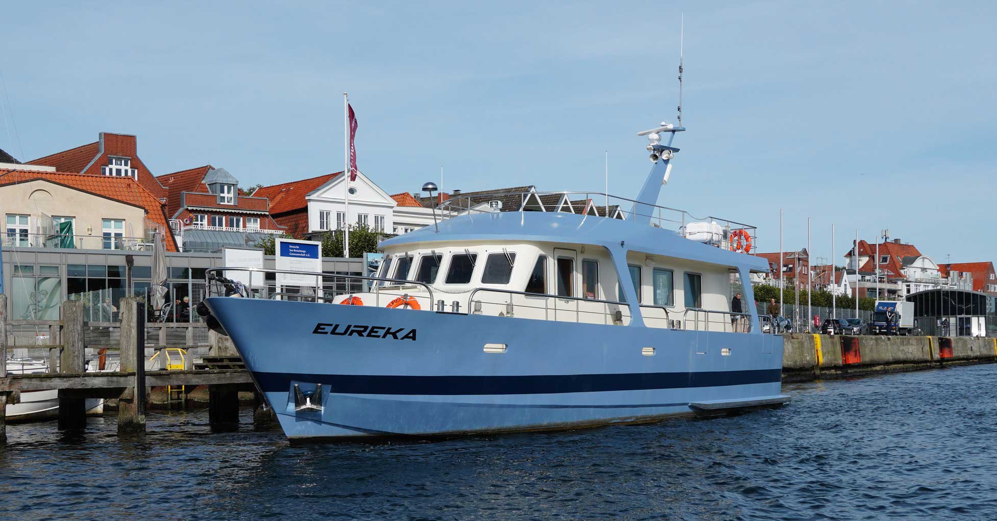 Warnemünder Seebestattungsreederei und Bestattungshaus Schiff Eureka